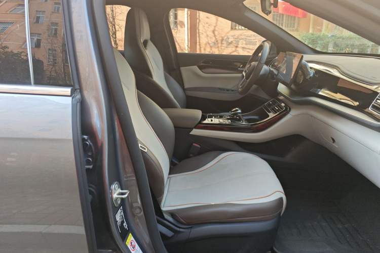 Used BYD Qin PLUS 2024 Honor Edition EV 420KM Leading Model
