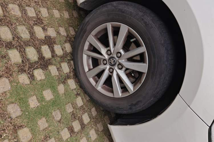 Used Toyota Camry 2018 2.0E Leading Edition Right Front Wheel Hub