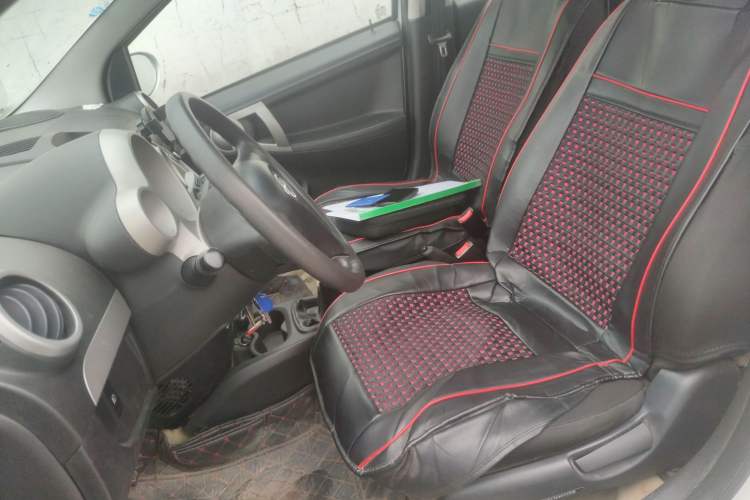 Used JAC Group Yueyue 2012 CROSS 1.0L Luxury Model