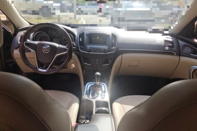 Used Buick Regal 2014 2.0L Leading Fashion Edition Center Console