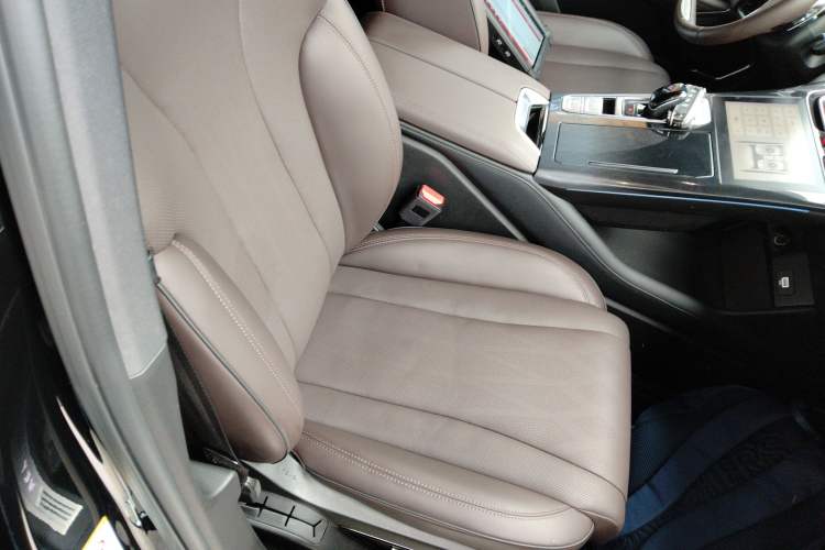 Used Wey Mocha 2021 2.0T Two-Wheel-Drive Ultra-Strong Version
