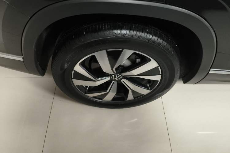 Used Volkswagen Tayron 2022 280TSI Two-Wheel Drive Luxury Smart Connectivity Version
