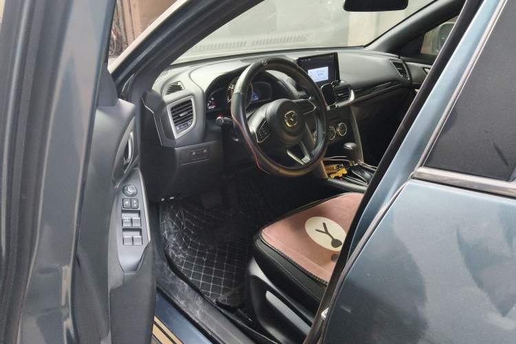 Used Mazda CX-4 2018 2.0L Automatic Two-Wheel Drive Blue Sky Dynamic Version China V Standard Driver Seat