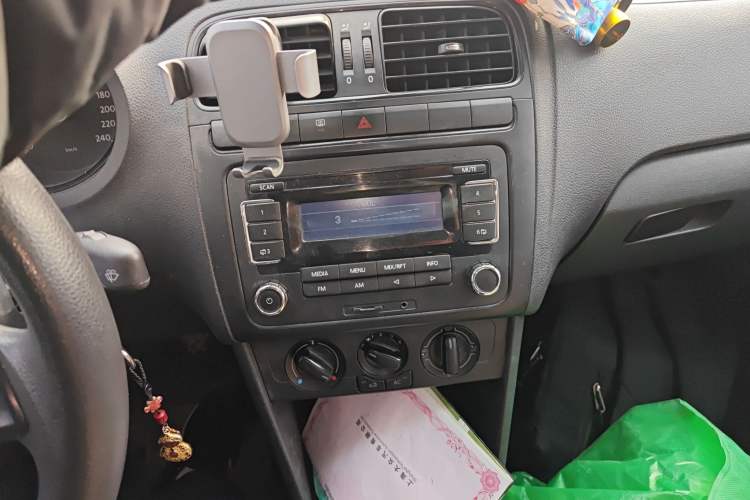 Used Volkswagen Polo 2011 1.4L Manual ZhiLe Edition