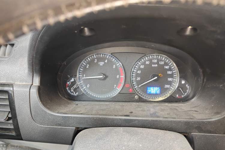 Used BAIC Weiwang M20 2014 1.5L Basic Version BJ415B Instrument Cluster