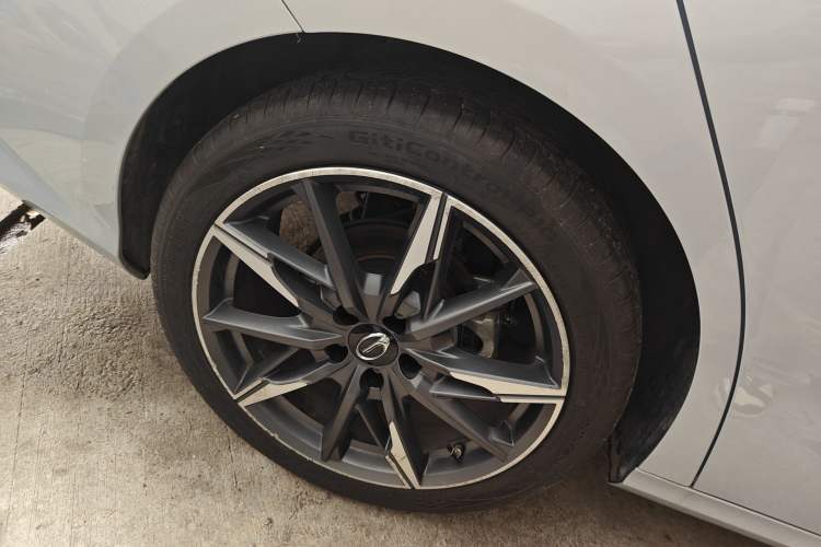 Used GAC Trumpchi EMPOW 2024 270T DCT Yingbao S Edition Right Rear Wheel Hub