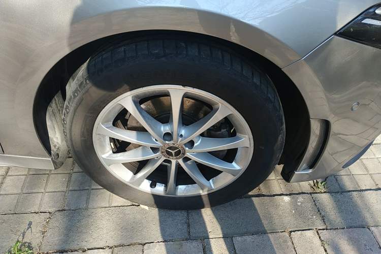 Used Mercedes-Benz A-Class 2020 A 200 L Sport Sedan Right Front Wheel Hub