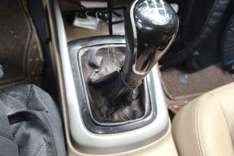 Used CHANGAN Eado 2013 1.6L Manual Luxury Model China V Standard