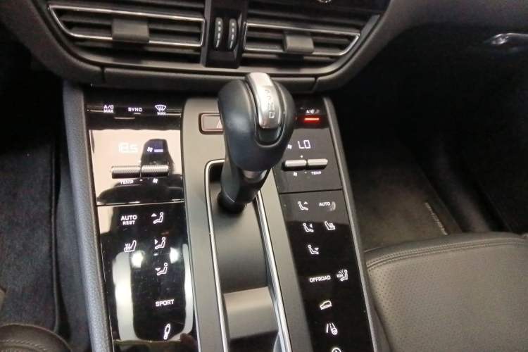 Used Porsche Macan 2024 Macan 2.0T Gear Lever