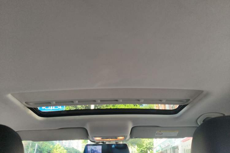 Used Volkswagen Santana 2015 1.6L Automatic Comfort Edition
