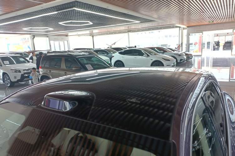 Used Hima AITO M5 2025 Extended-Range Ultra All-Wheel-Drive Version Roof