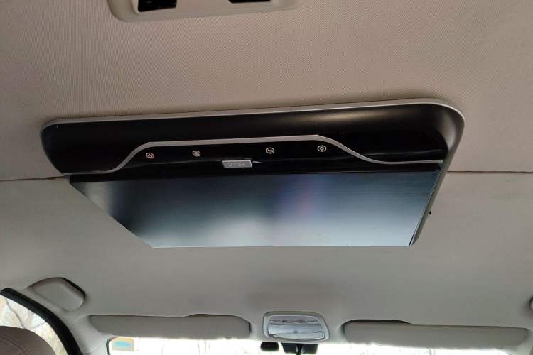 Used SAIC MAXUS G10 2015 2.0T Automatic Anniversary Edition