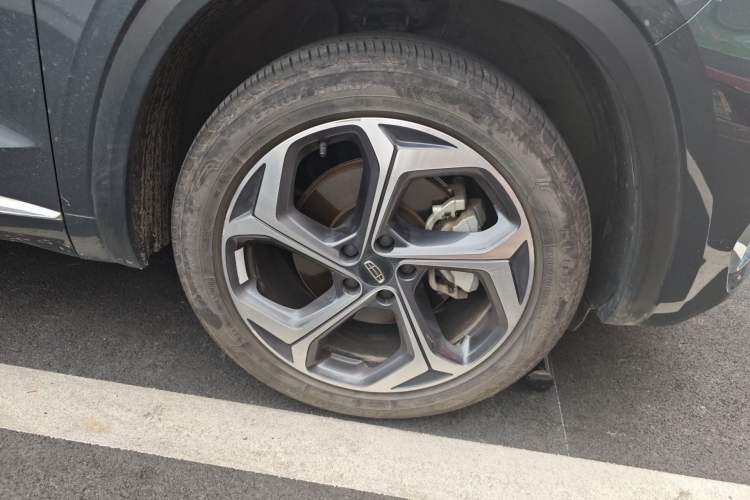 Used Geely Auto Monjaro L 2024 2.0TD High-Power Automatic Two-Wheel Drive Yunqi Version
