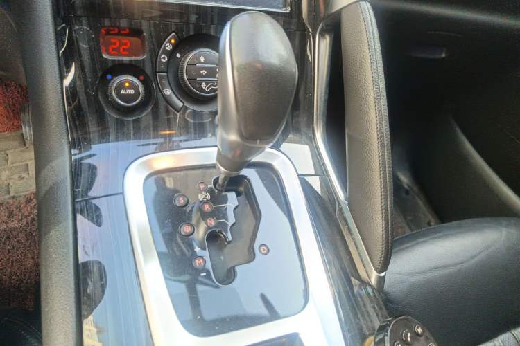 Used Peugeot 3008 2015 1.6THP Automatic Prestige Edition
