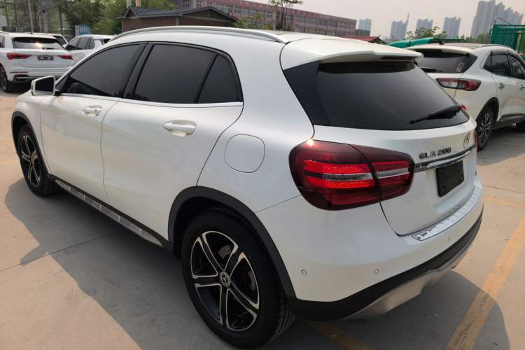 Used Mercedes-Benz GLA 2018 GLA 200 Fashion Model Rear Left 45 Deg