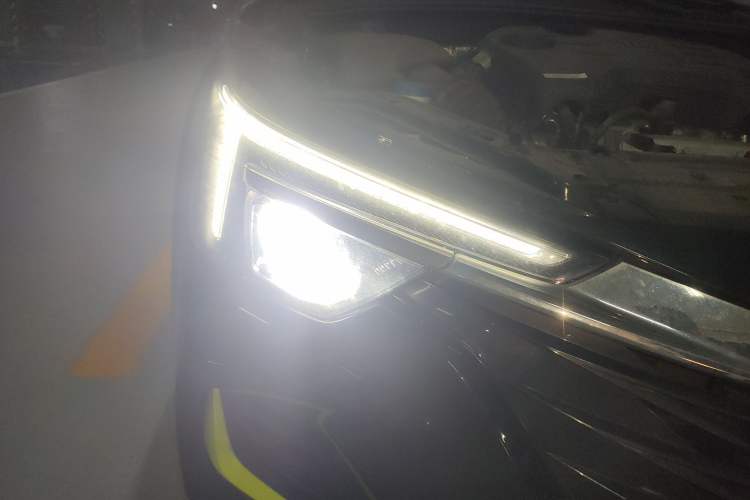 Used Roewe i6 MAX New Energy 2020 1.5T PHEV Cool & Stylish Skyroof Edition
