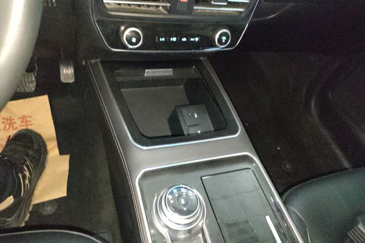 Used Ford Edge 2021 PLUS EcoBoost 245 Two-Wheel-Drive Platinum Edition 5 Seats
