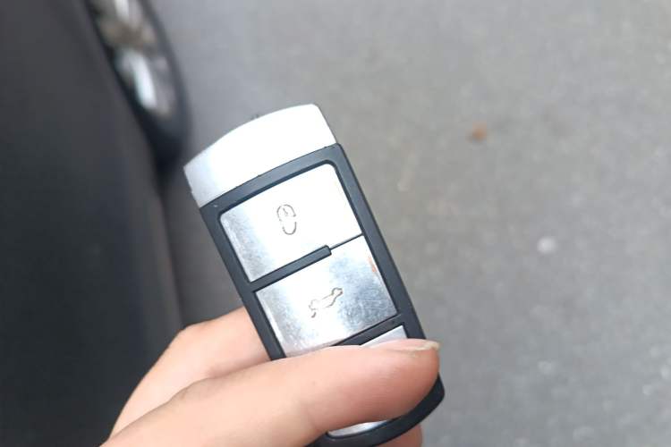 Used Volkswagen Magotan 2012 1.8TSI Comfort Model Vehicle Key