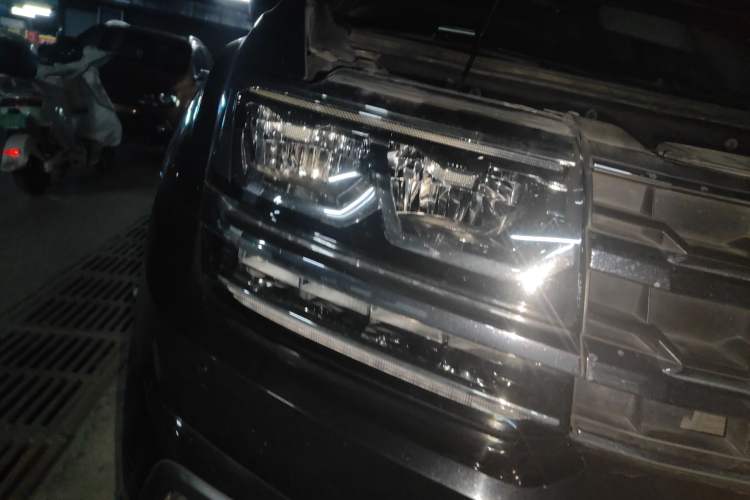 Used Volkswagen Teramont 2020 330TSI Two-Wheel-Drive Luxury Edition China VI Standard Right Front Headlight