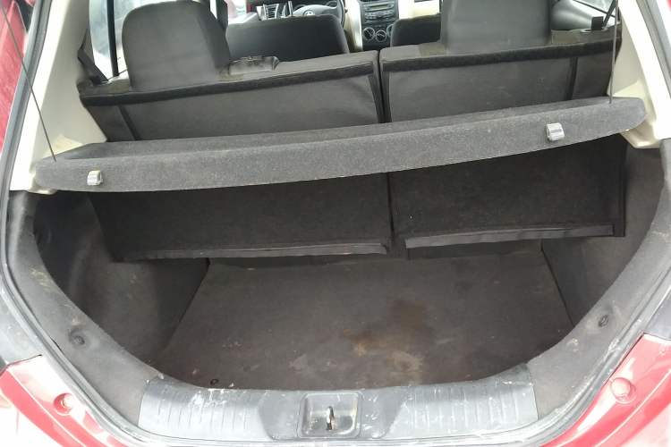 Used Venucia R50 2015 1.6L Manual Fashion Edition