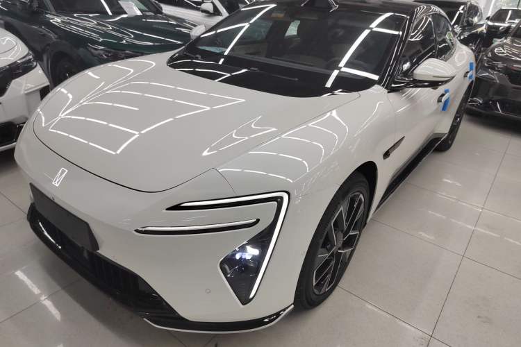 Used Avatr 06 2025 Max All-Electric Version