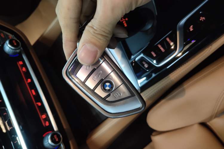 Used BMW 6 Series GT 2022 630i Luxury Design Package Interior 1