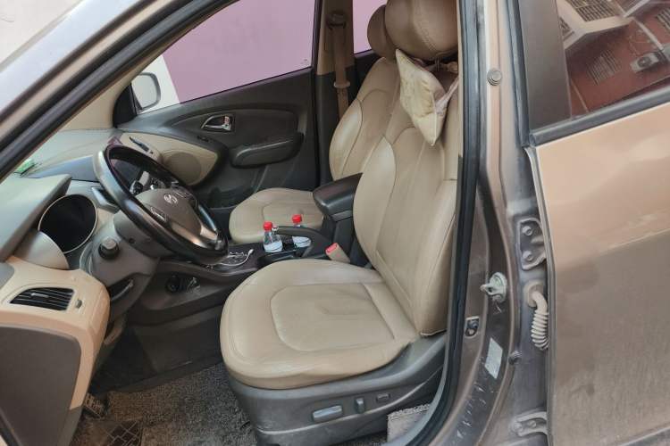 Used Hyundai ix35 2010 2.4L Automatic 2WD Prestige GLS Trim
