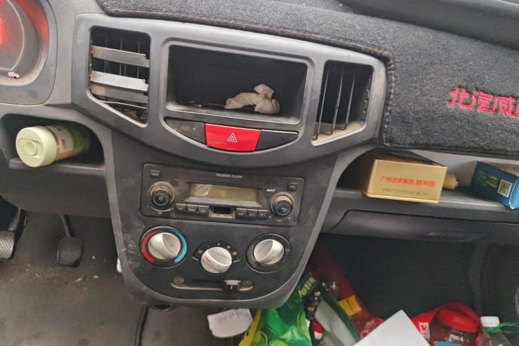 Used BAIC Weiwang 306 2013 1.2L Value Edition Basic CNG 7-seater A12 China IV Audio And AC Panel