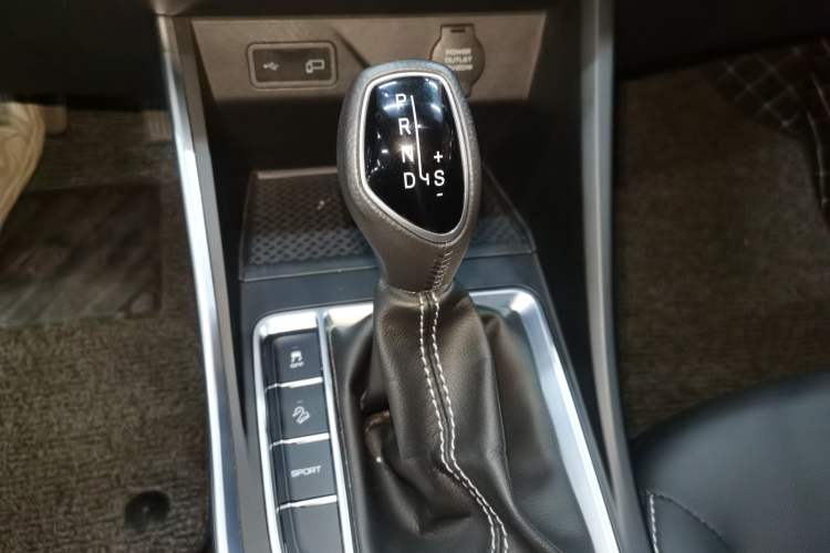 Used Geely Auto Vision X3 2020 1.5L CVT Luxury Model Gear Lever