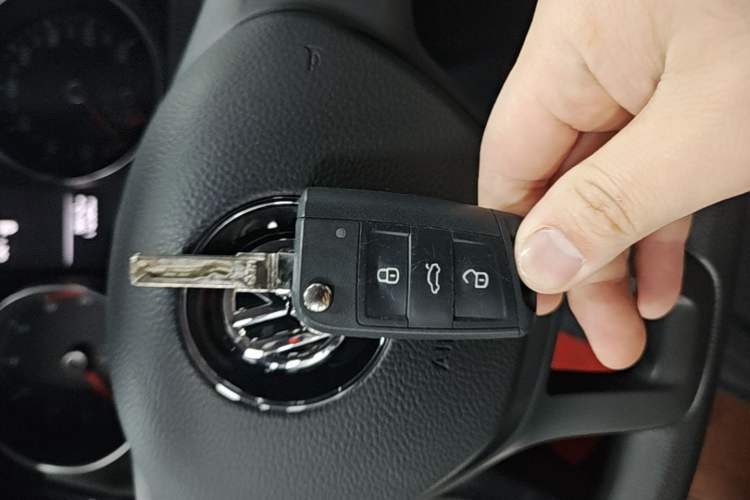 Used Volkswagen Golf 2018 1.6L Automatic Fashion Model Vehicle Key