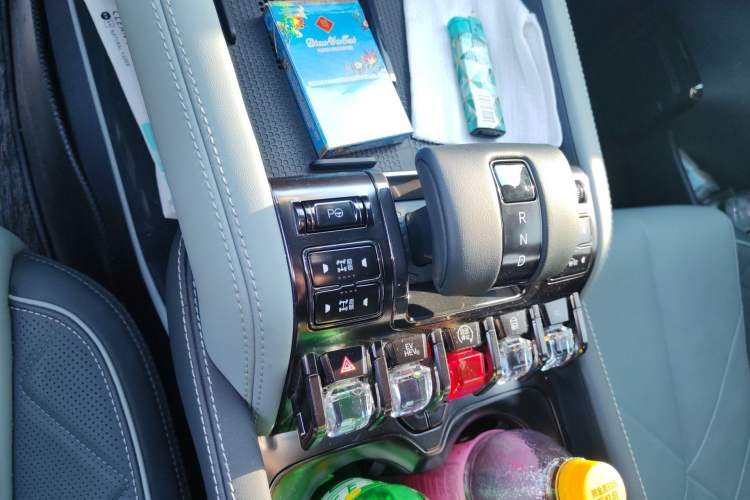 Used Formula Leopard 5 2023 Navigator Edition
