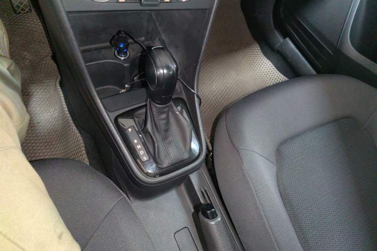 Used Volkswagen Santana 2013 1.6L Automatic Fashion Edition Gear Lever
