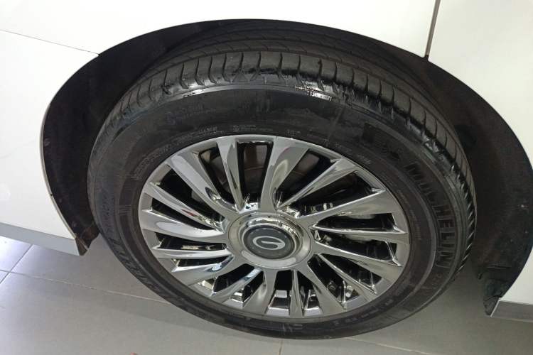 Used GAC Trumpchi M8 2023 Zongshi Series Dual-Motor Flagship Edition Right Rear Wheel Hub