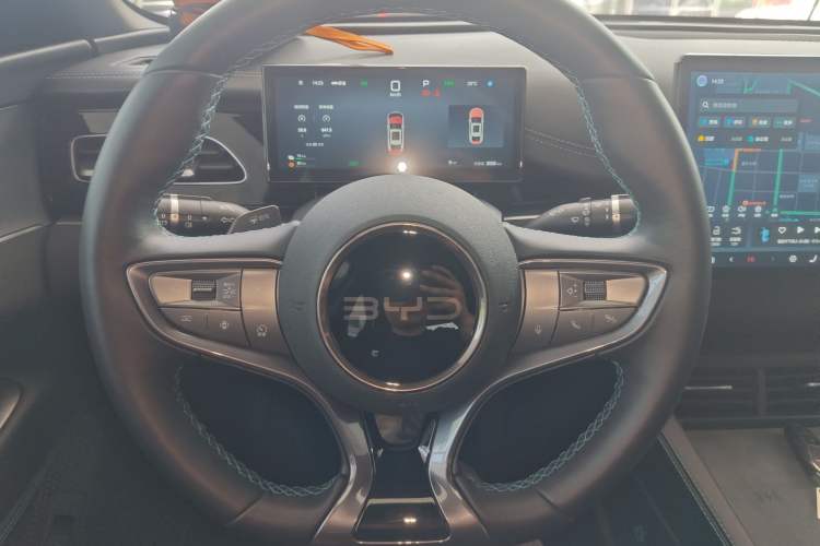 Used BYD Seal 06 New Energy 2025 DM-i Smart Drive 120KM Deluxe Model Steering Wheel