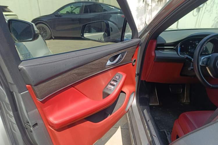 Used SERES SF5 2021 Four-Wheel Drive Freedom Expedition Edition
