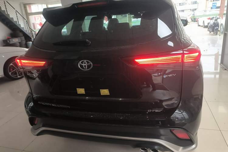 Used Toyota Crown Kluger 2026 Model 2.5L HEV All-Wheel-Drive Luxury Edition Rear