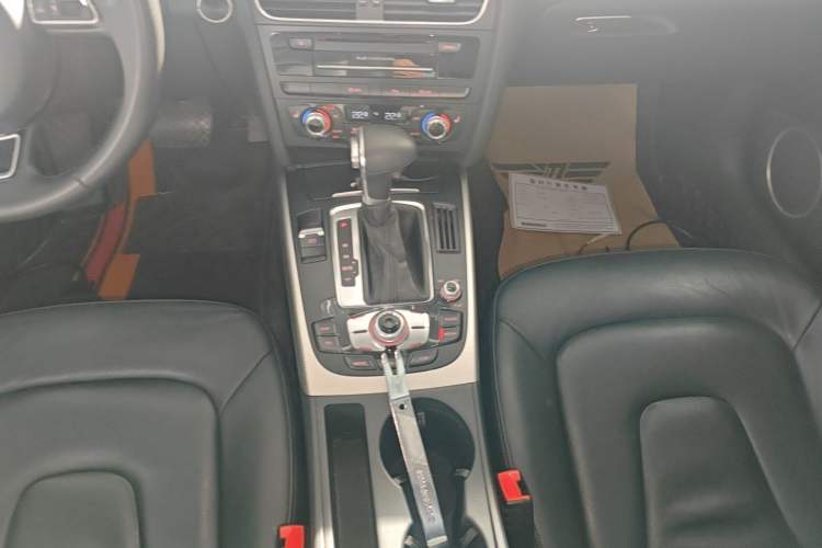 Used Audi A4 2014 40 TFSI allroad quattro plus version Gear Lever