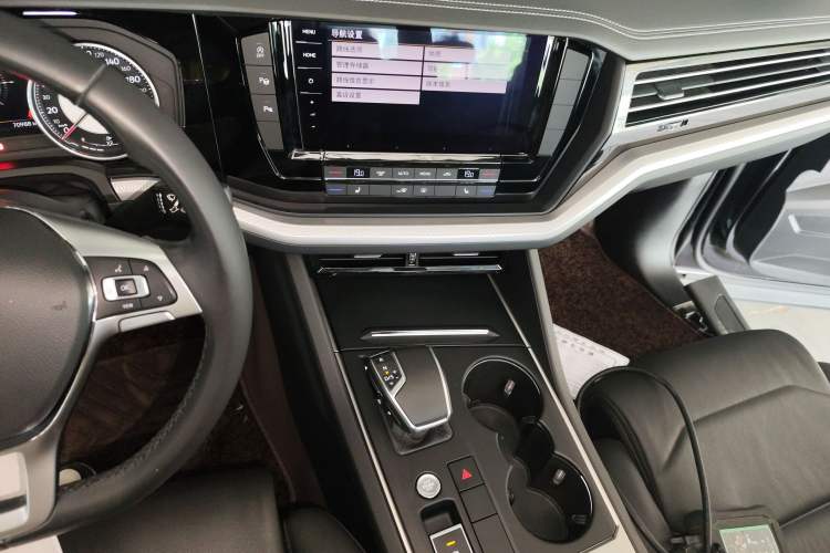 Used Volkswagen Touareg 2019 2.0 TSI Flagship Edition China VI
