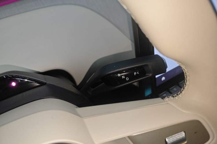 Used Xiaomi Auto YU7 2025 Ultra-Long Range High-Performance All-Wheel-Drive Max Edition