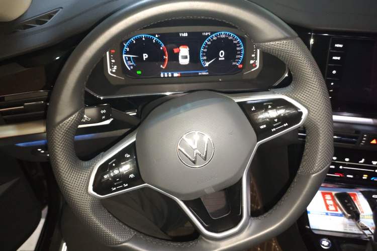 Used Volkswagen Passat 2024 380TSI Dragon Glory Edition Steering Wheel