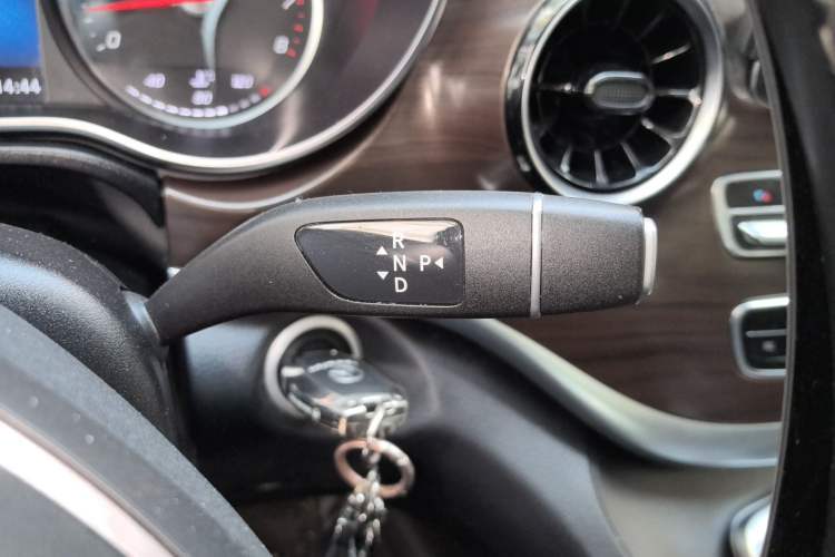 Used Mercedes-Benz V-Class 2021 V 260 Avantgarde Edition
