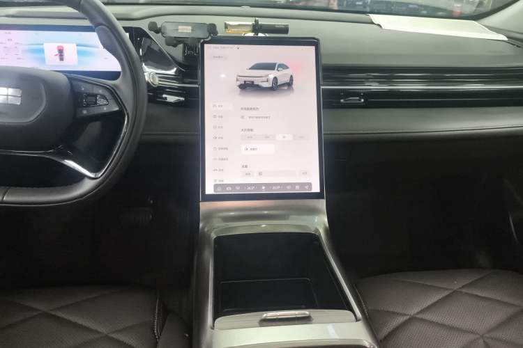 Used Geely Galaxy L6 2024 125km PLUS Dragon Edition
