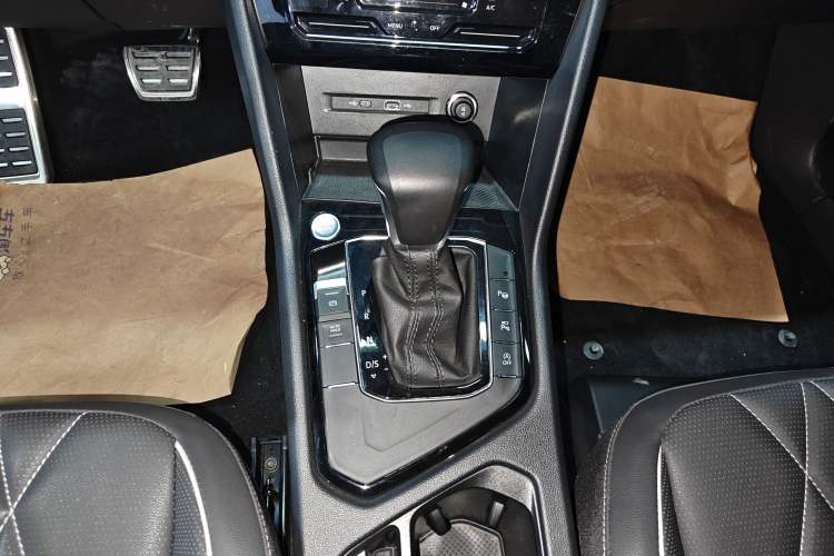 Used Volkswagen Tiguan L 2022 330TSI Automatic Two-Wheel Drive R-Line Enhanced Edition
