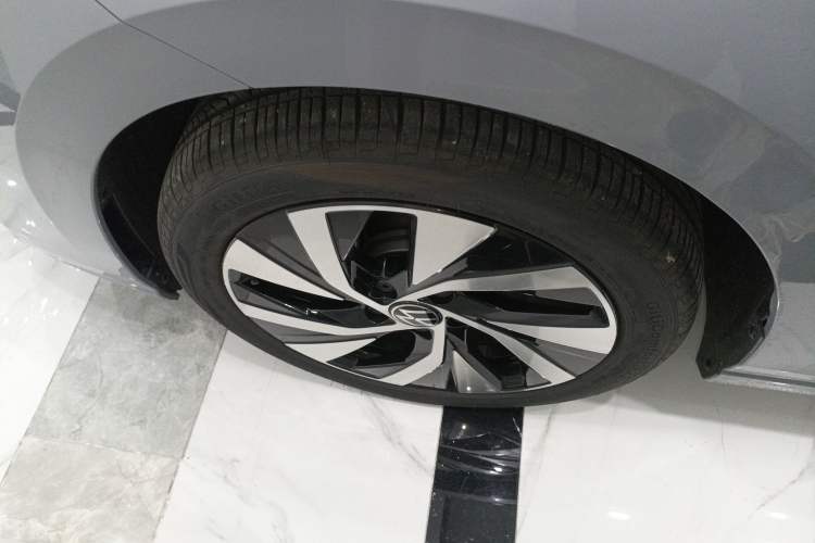 Used Volkswagen Golf 2025 Facelifted 300TSI Pro
