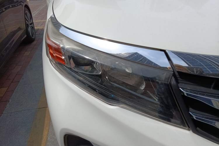 Used GAC Trumpchi GS3 2019 235T Automatic Elite Edition Right Front Headlight