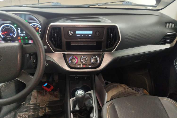 Used Chana Ruixing M60 2023 1.5L GDI Comfort-Class Passenger Vehicle 6/7 Seats
