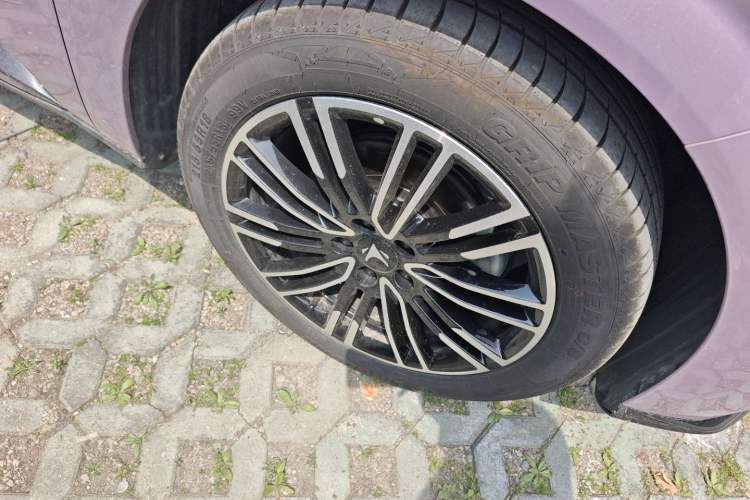 Used ARCFOX T1 2025 Model 425 MAX
