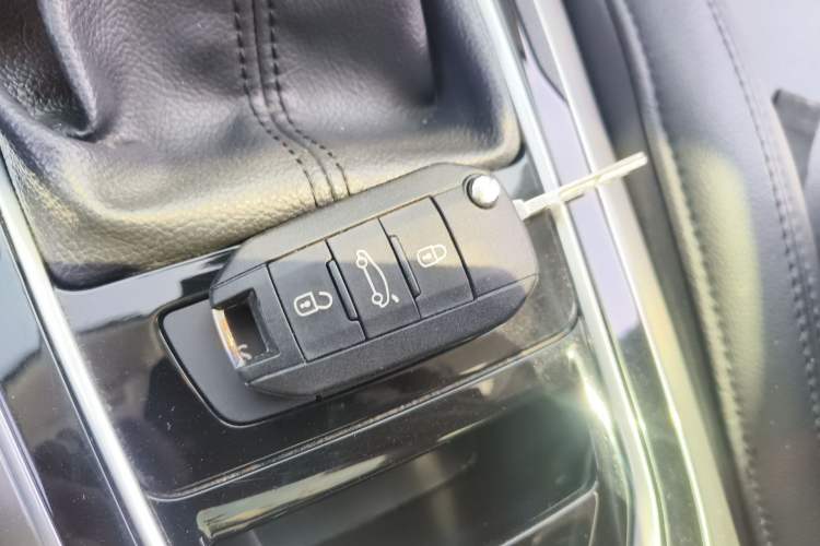 Used Peugeot 308S 2015 1.6T Automatic Jingchi Edition
