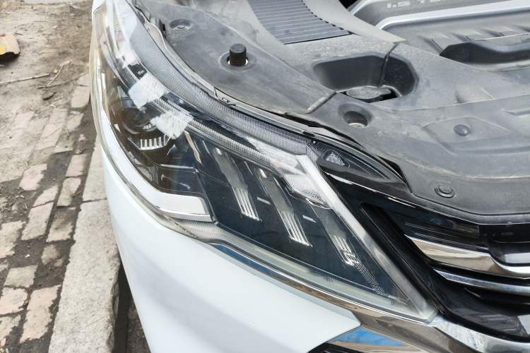 Used SAIC MAXUS G50 2019 1.5T First Edition Automatic Luxury Version 7 Seats Right Front Headlight