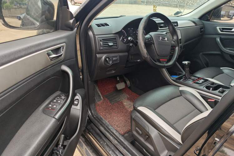 Used Qoros 5 2017 1.6T Automatic Prestige Model Driver Seat